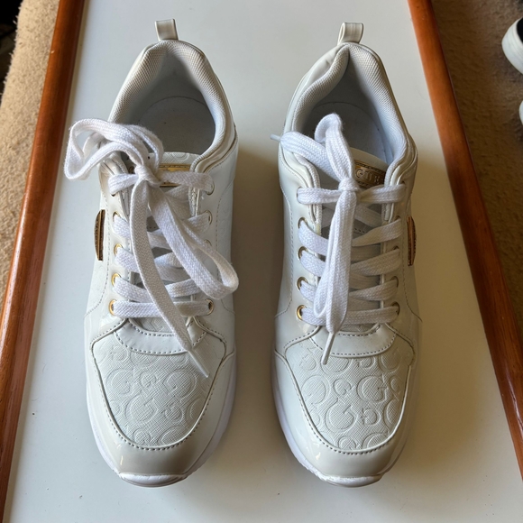 Guess White Sneakers with Gold Details - Picture 1 of 7